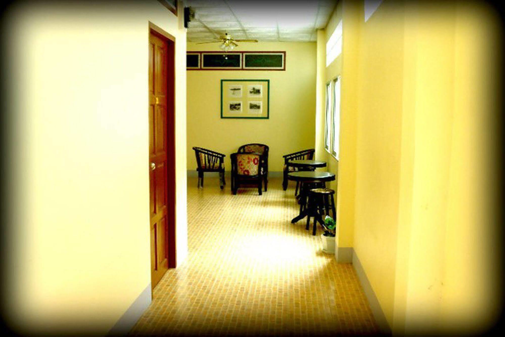 D'S Corner & Guesthouse Phuket Exterior photo